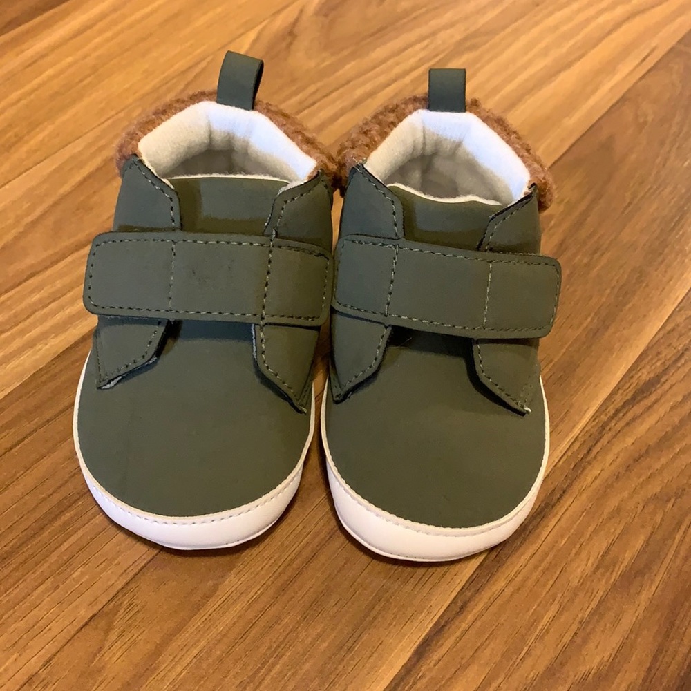 Carter’s soft sole shoes